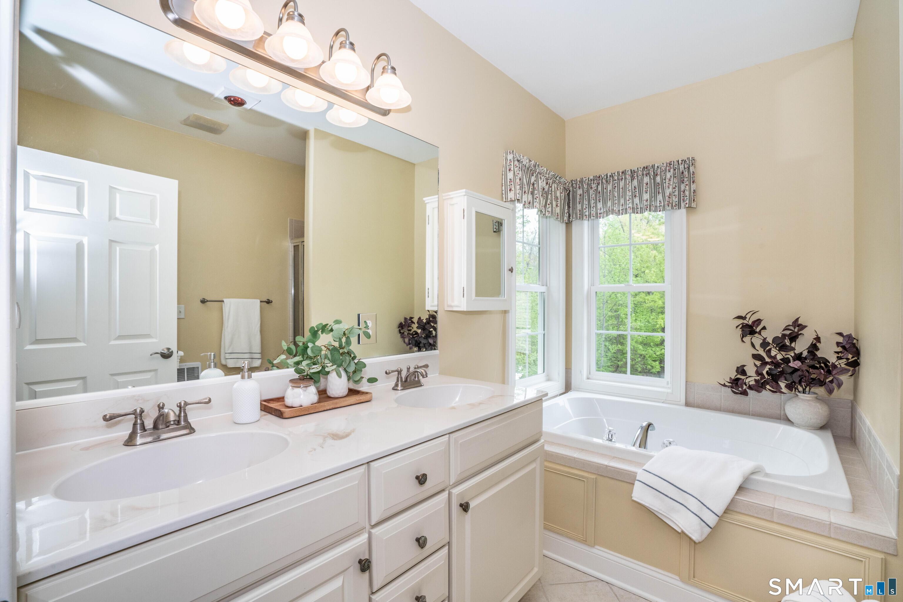 39 Emily Way West Hartford CT 06107