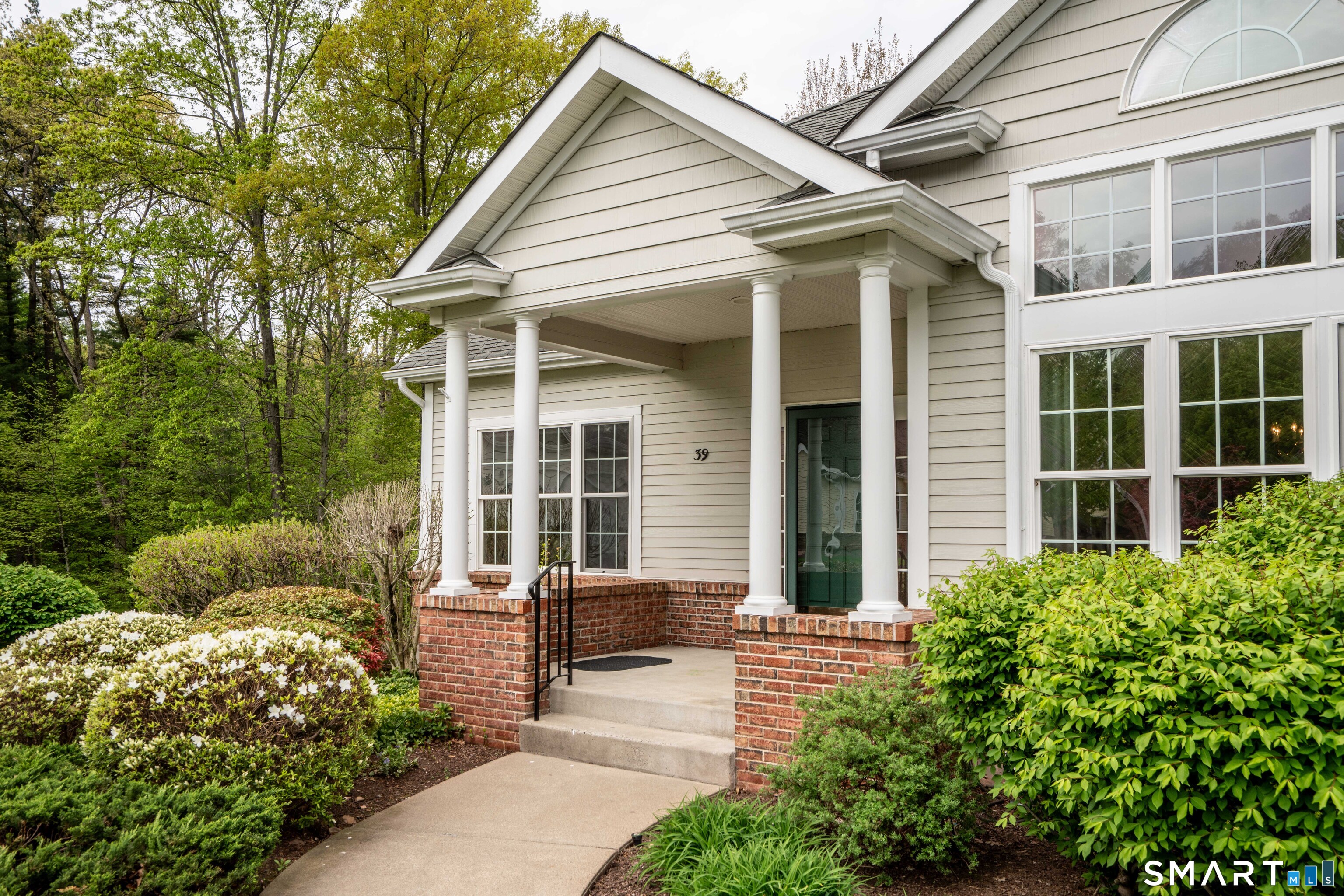 39 Emily Way West Hartford CT 06107