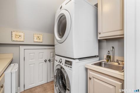 164 Balbrae Drive Bloomfield CT 06002