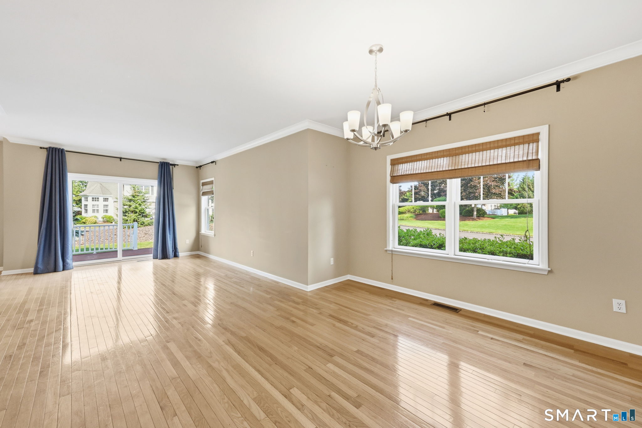 19 Turnberry Lane Bloomfield CT 06002