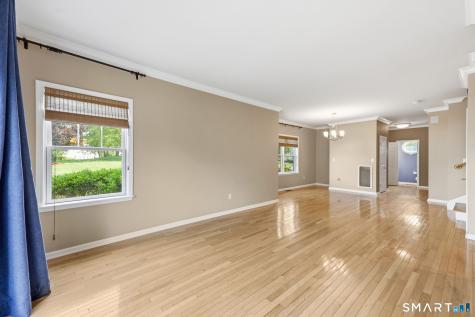 19 Turnberry Lane Bloomfield CT 06002