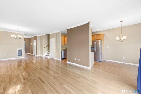 19 Turnberry Lane Bloomfield CT 06002