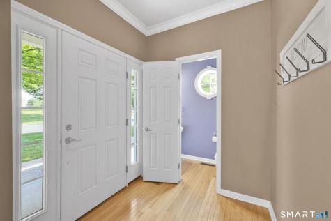 19 Turnberry Lane Bloomfield CT 06002