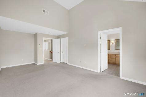 19 Turnberry Lane Bloomfield CT 06002