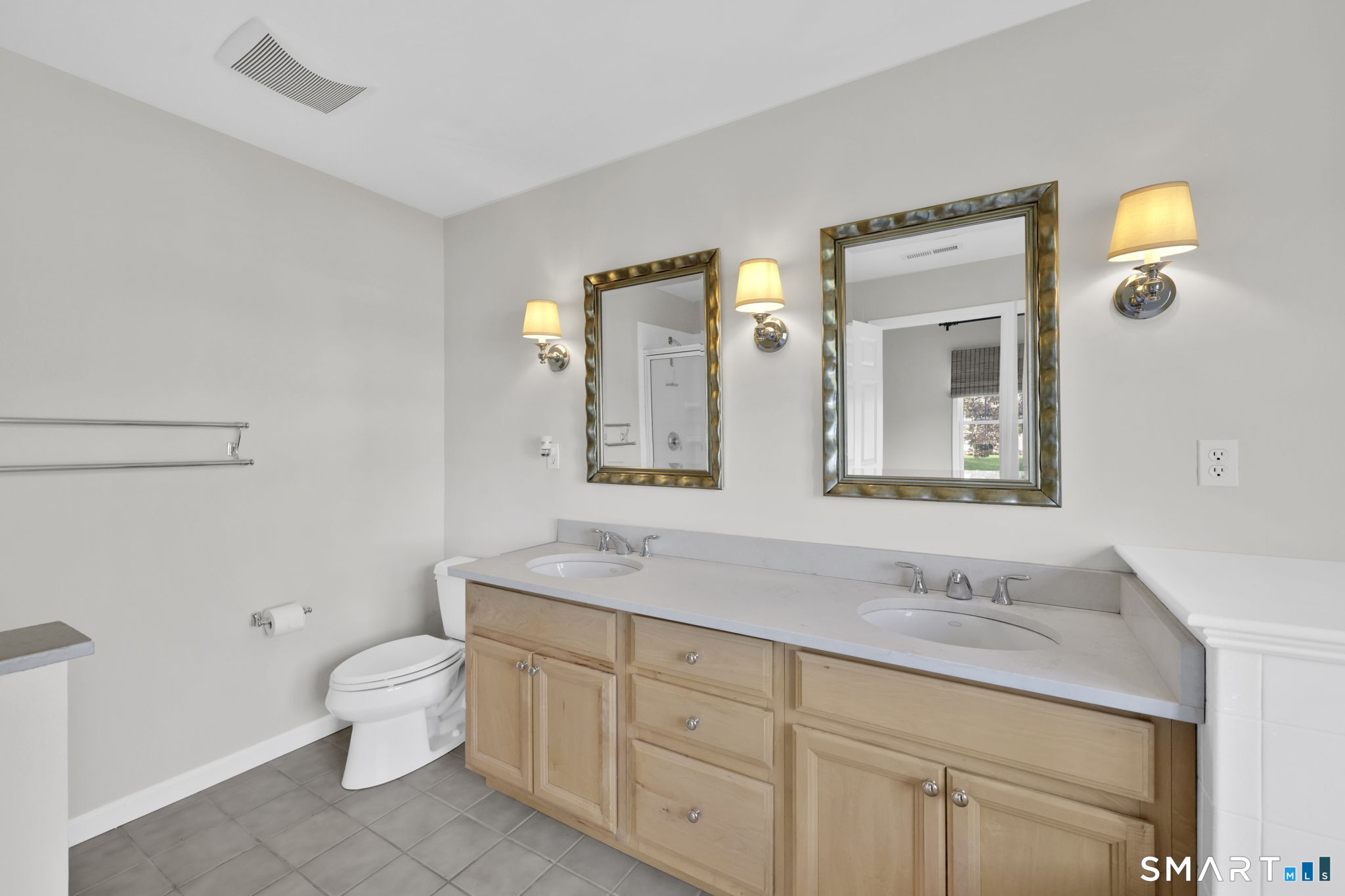 19 Turnberry Lane Bloomfield CT 06002