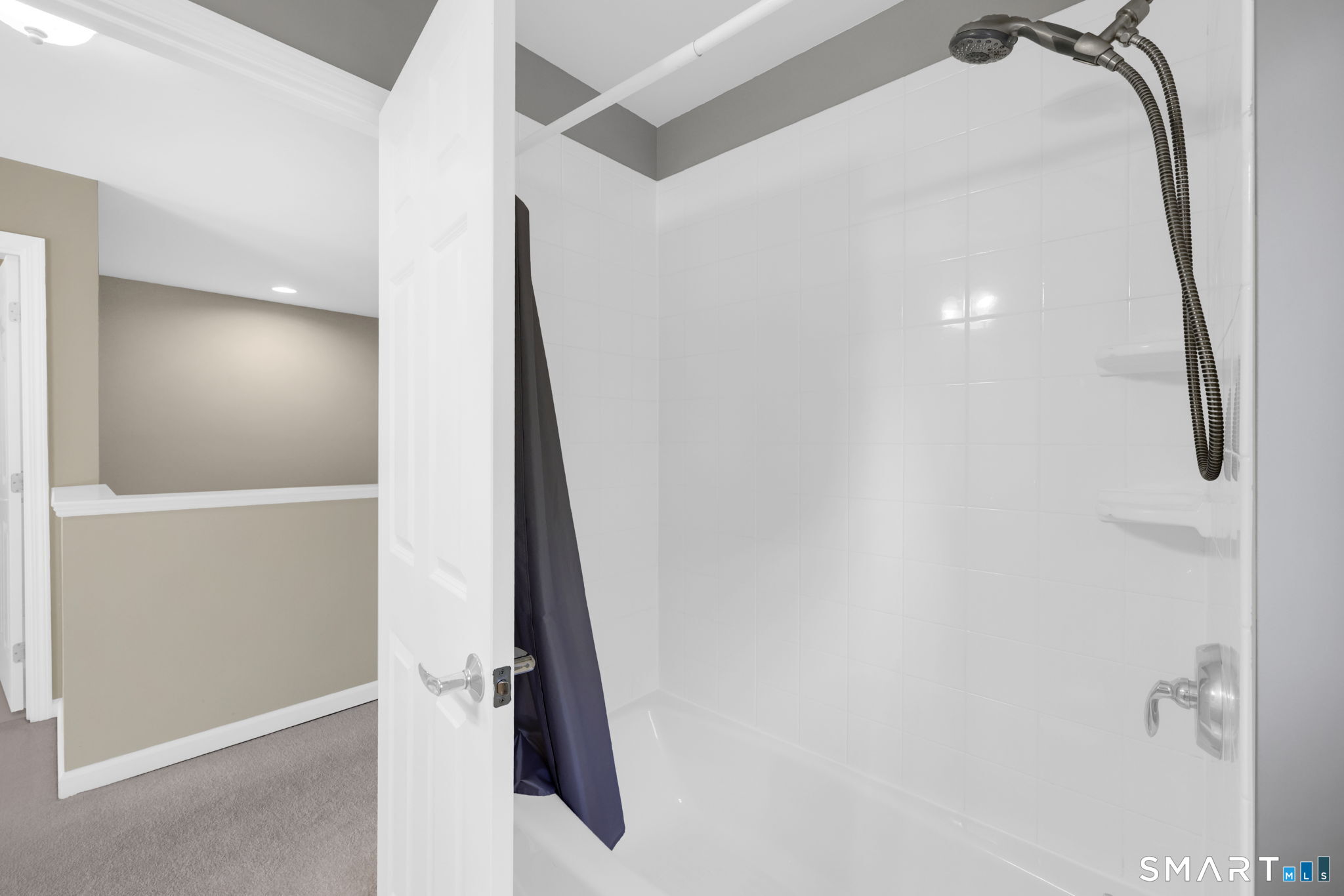 19 Turnberry Lane Bloomfield CT 06002