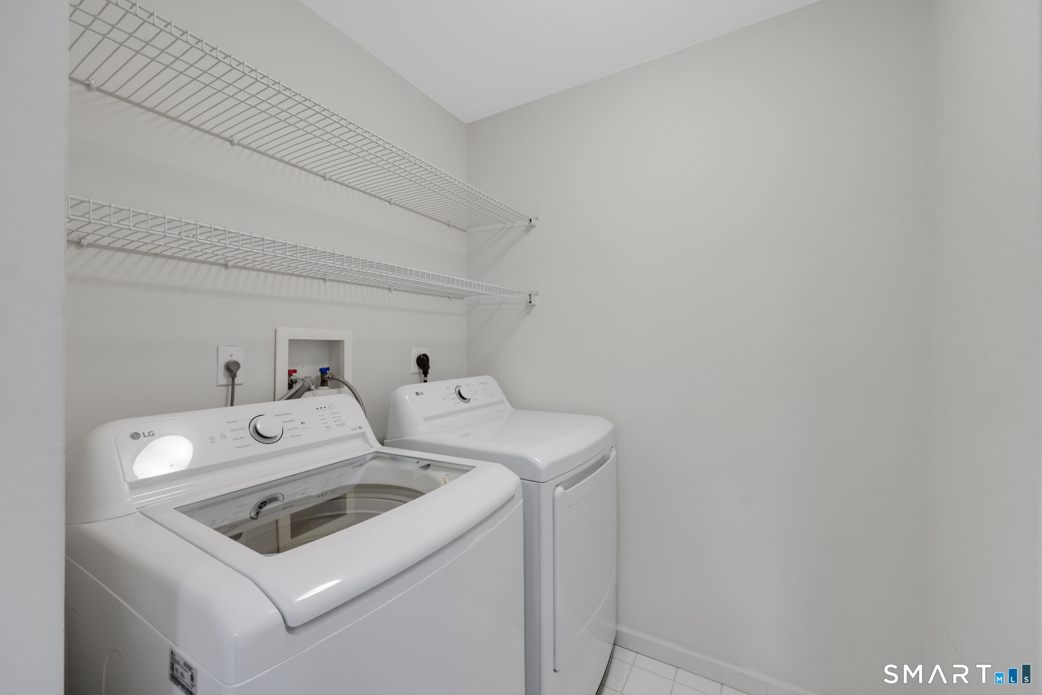19 Turnberry Lane Bloomfield CT 06002