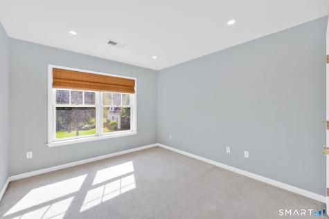19 Turnberry Lane Bloomfield CT 06002