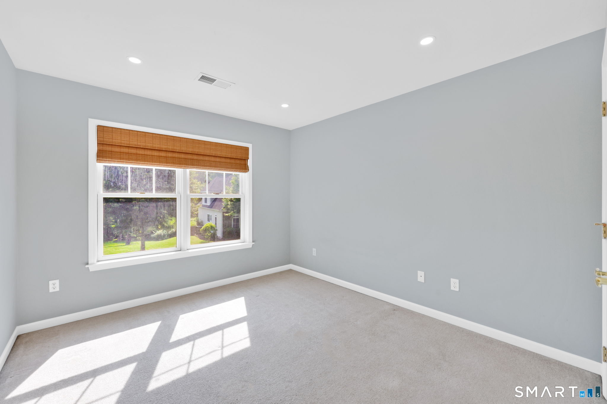 19 Turnberry Lane Bloomfield CT 06002