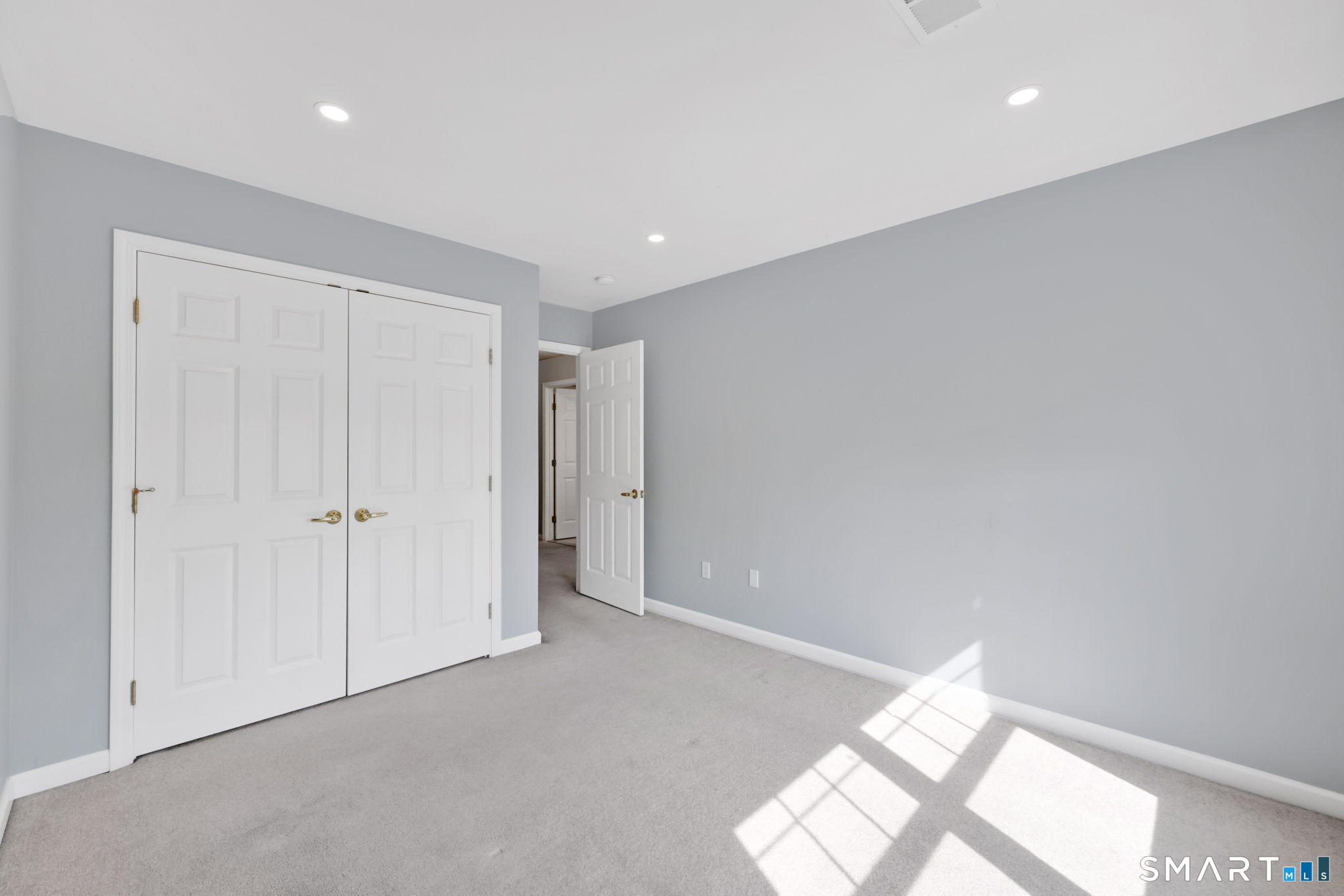 19 Turnberry Lane Bloomfield CT 06002