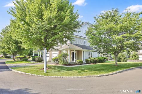 19 Turnberry Lane Bloomfield CT 06002