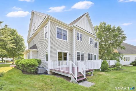 19 Turnberry Lane Bloomfield CT 06002