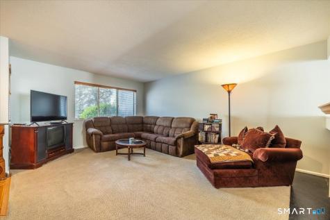 71 Country Place Shelton CT 06484