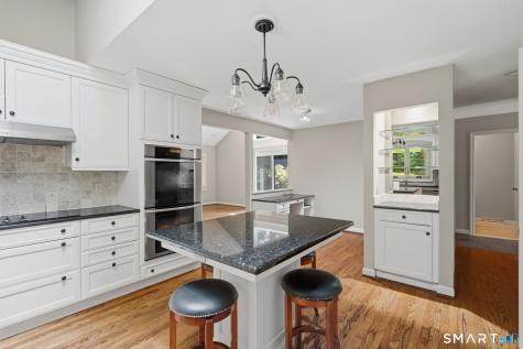54 Ironwood Road West Hartford CT 06117