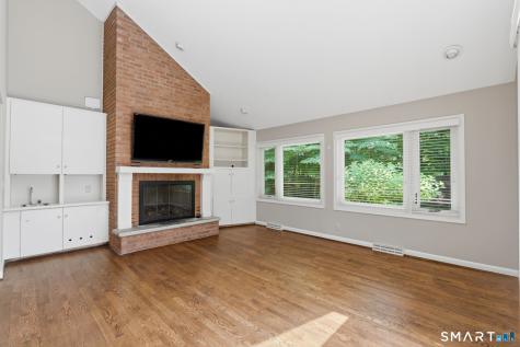 54 Ironwood Road West Hartford CT 06117
