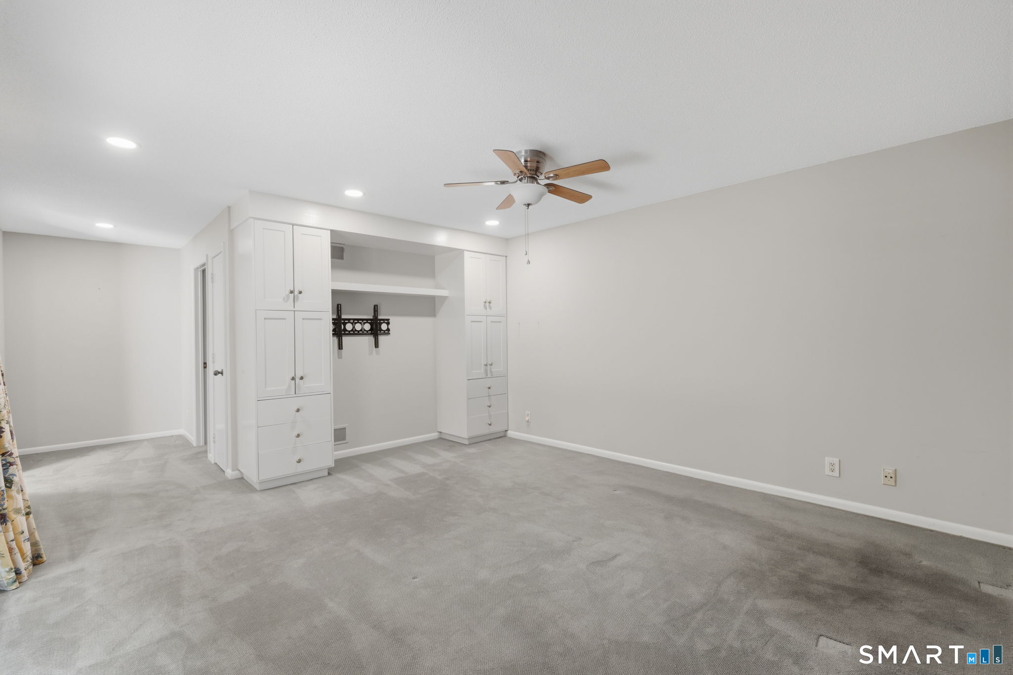 54 Ironwood Road West Hartford CT 06117