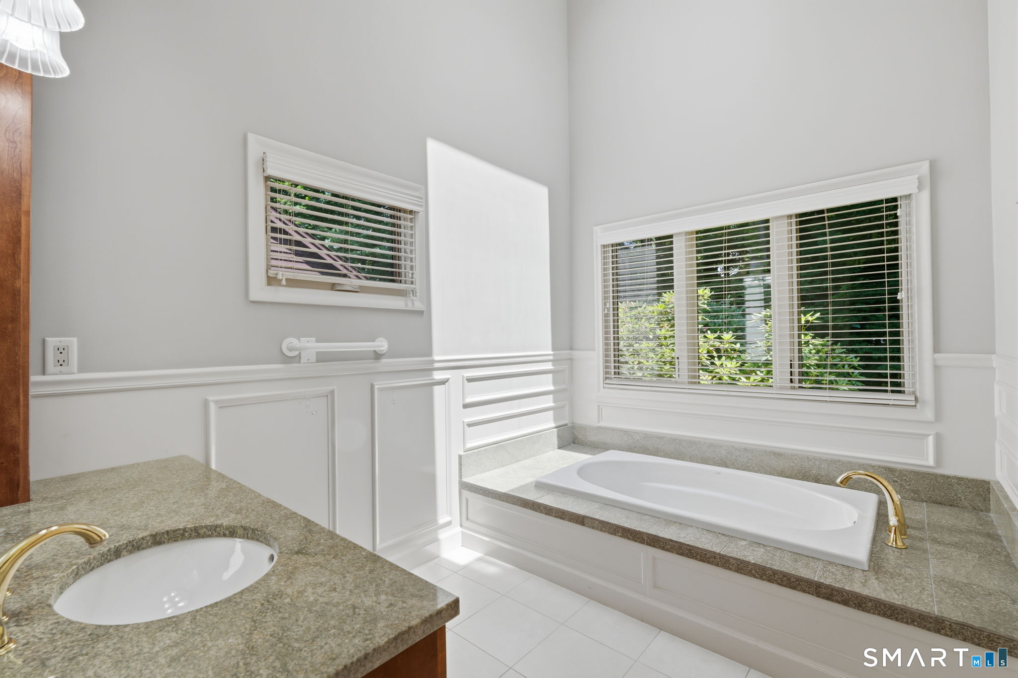 54 Ironwood Road West Hartford CT 06117