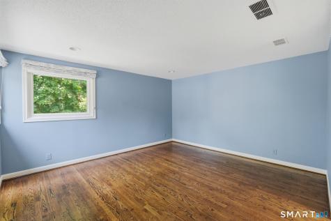 54 Ironwood Road West Hartford CT 06117