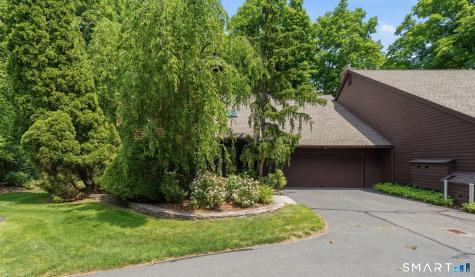 54 Ironwood Road West Hartford CT 06117