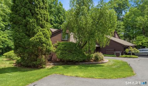 54 Ironwood Road West Hartford CT 06117