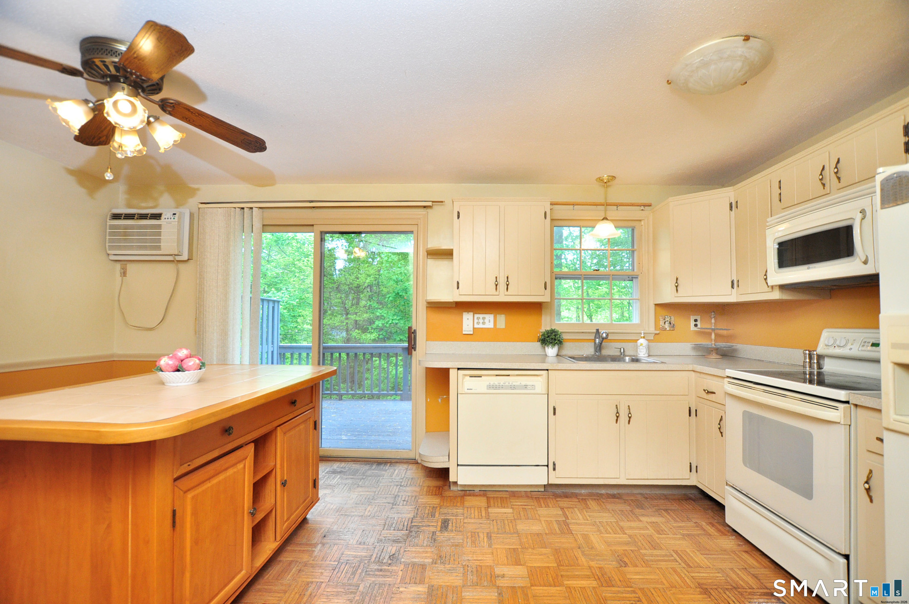 86 Brandywine Lane Suffield CT 06078