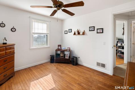 453 Sylvan Knoll Road Stamford CT 06902