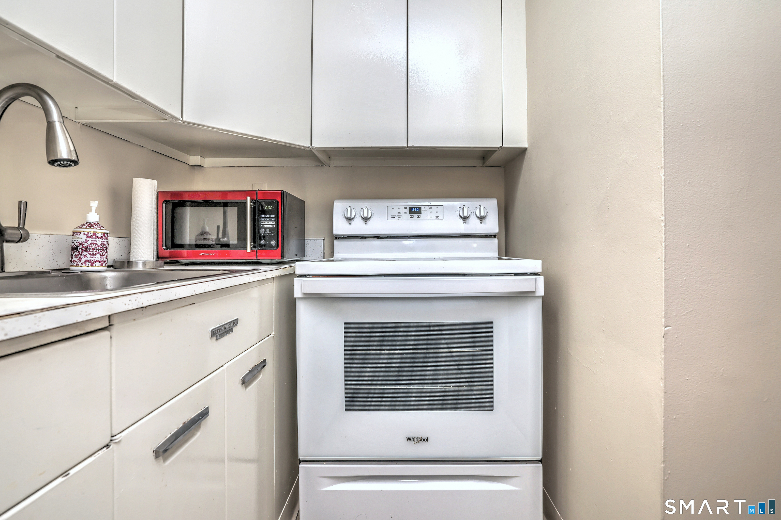 100-York York Street New Haven CT 06511