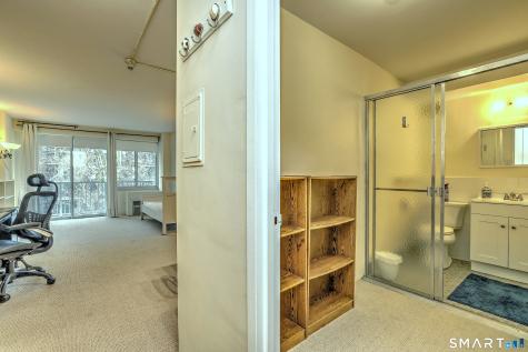 100-York York Street New Haven CT 06511