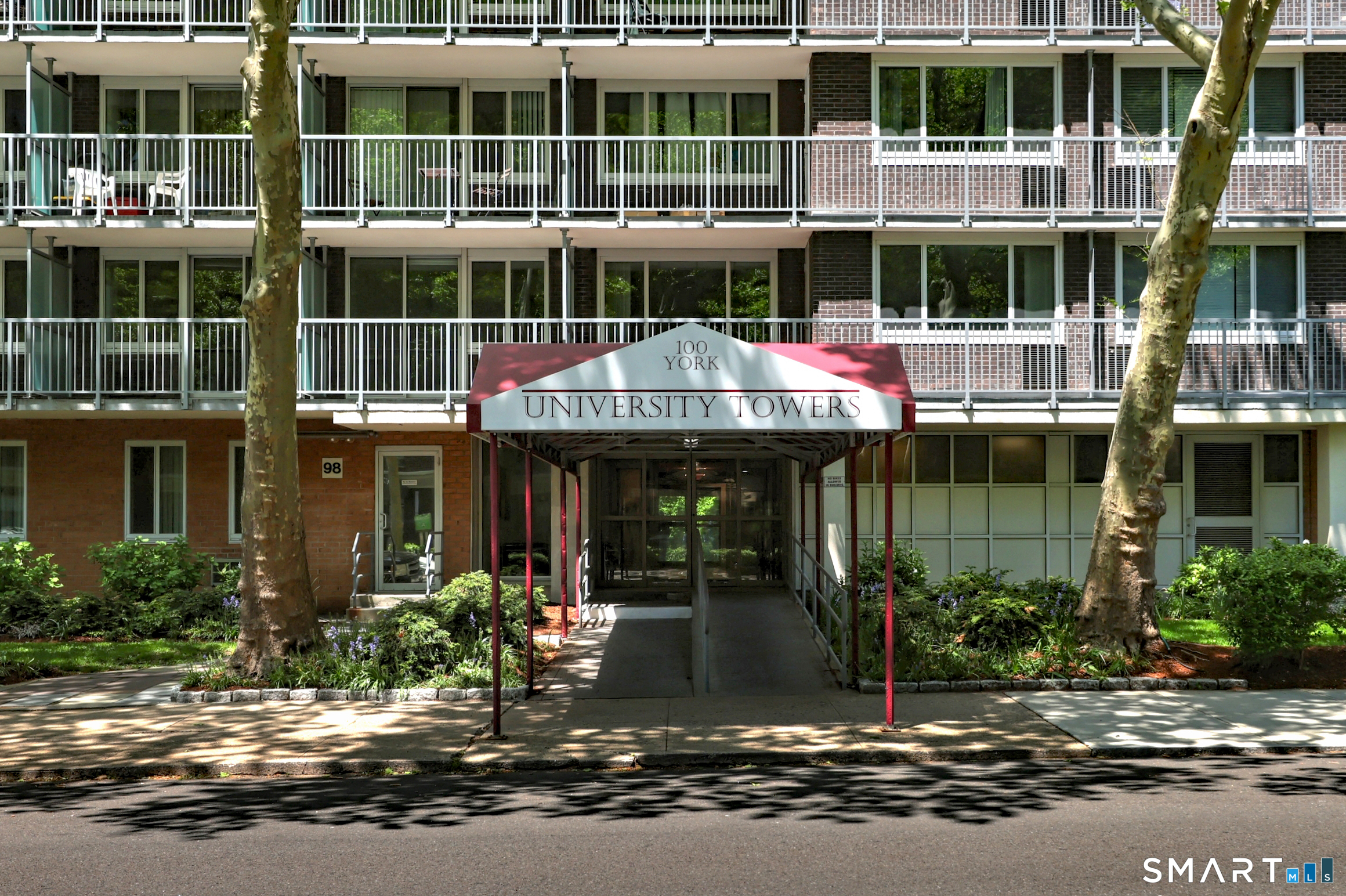 100-York York Street New Haven CT 06511