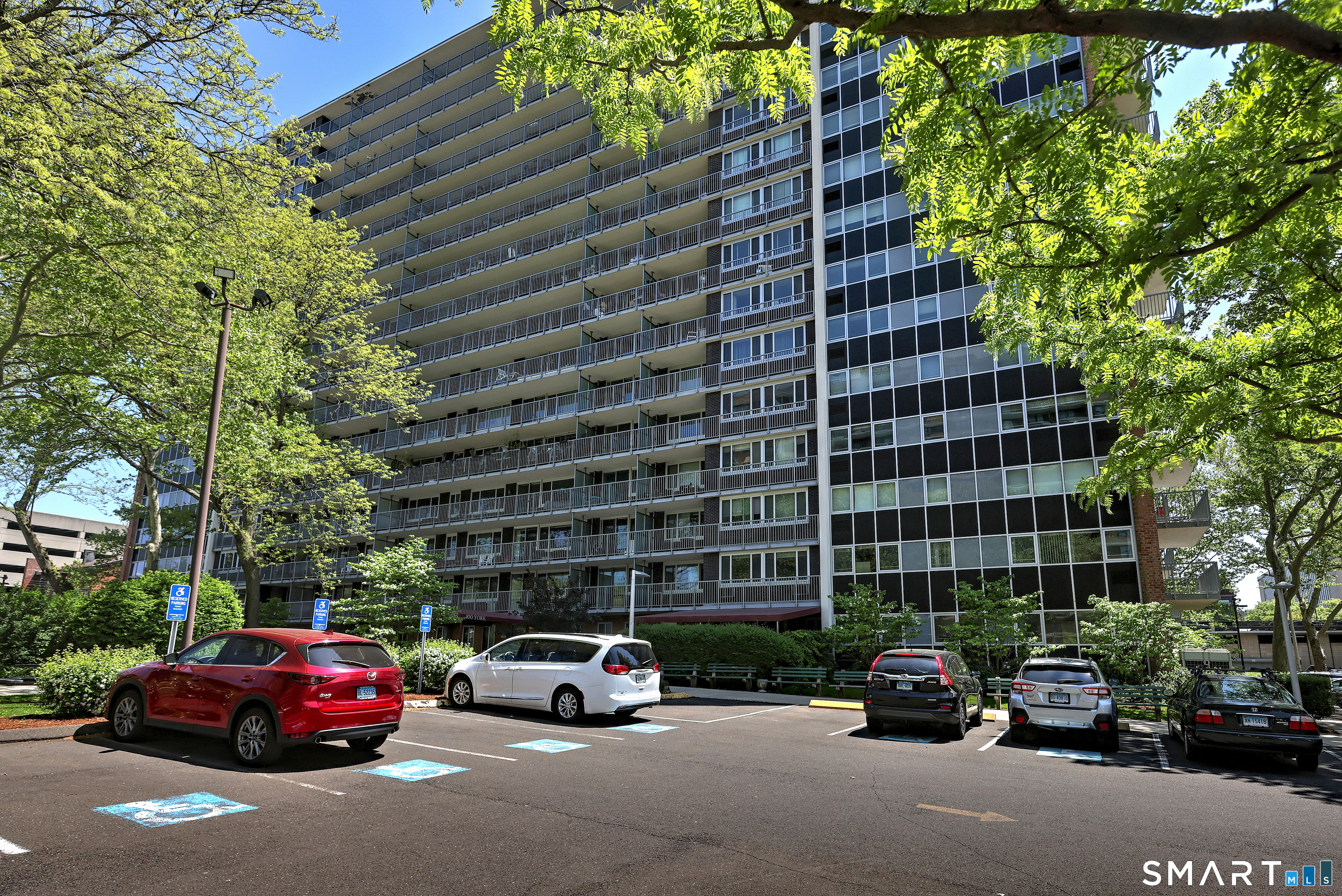 100-York York Street New Haven CT 06511