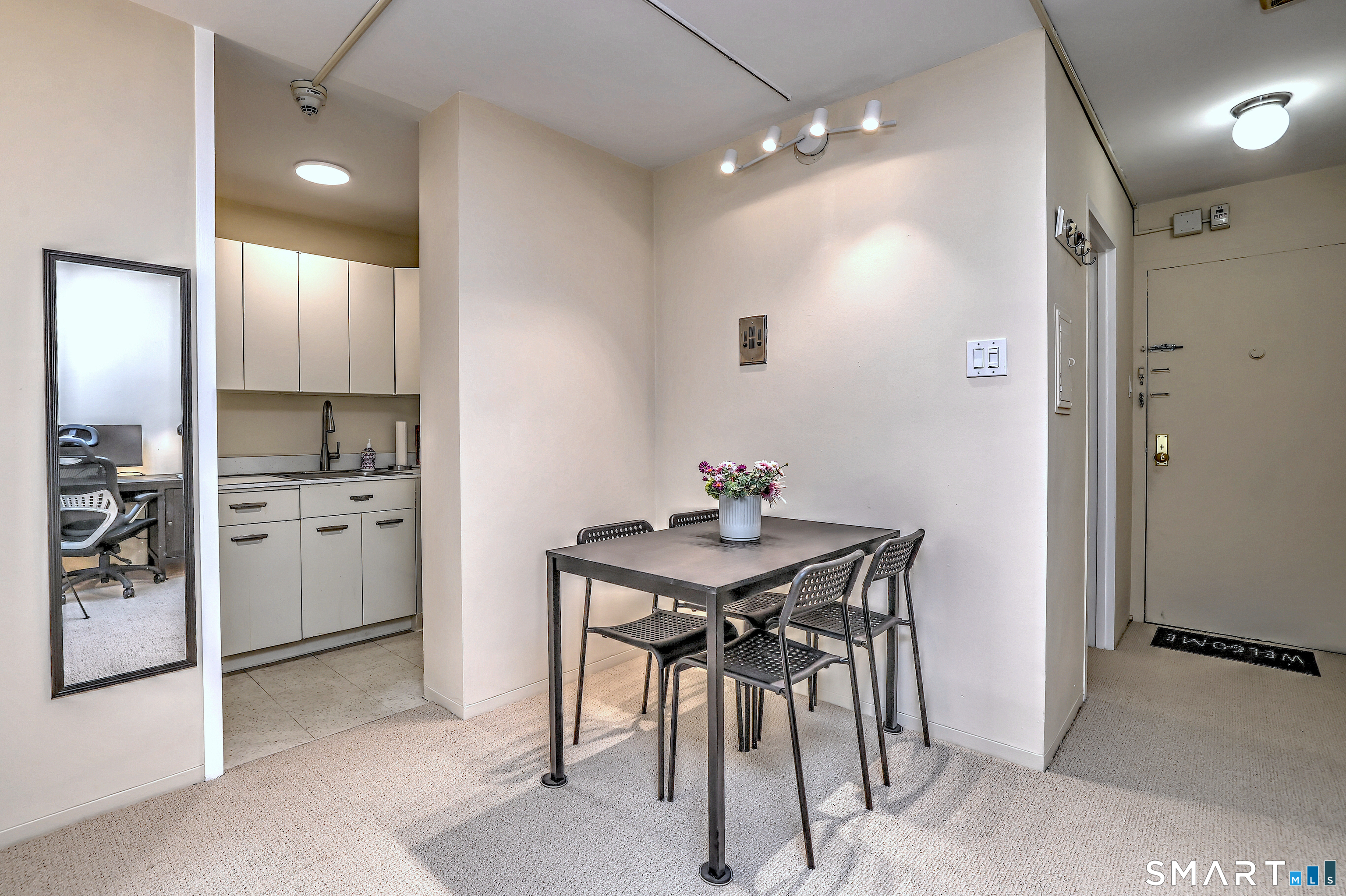 100-York York Street New Haven CT 06511