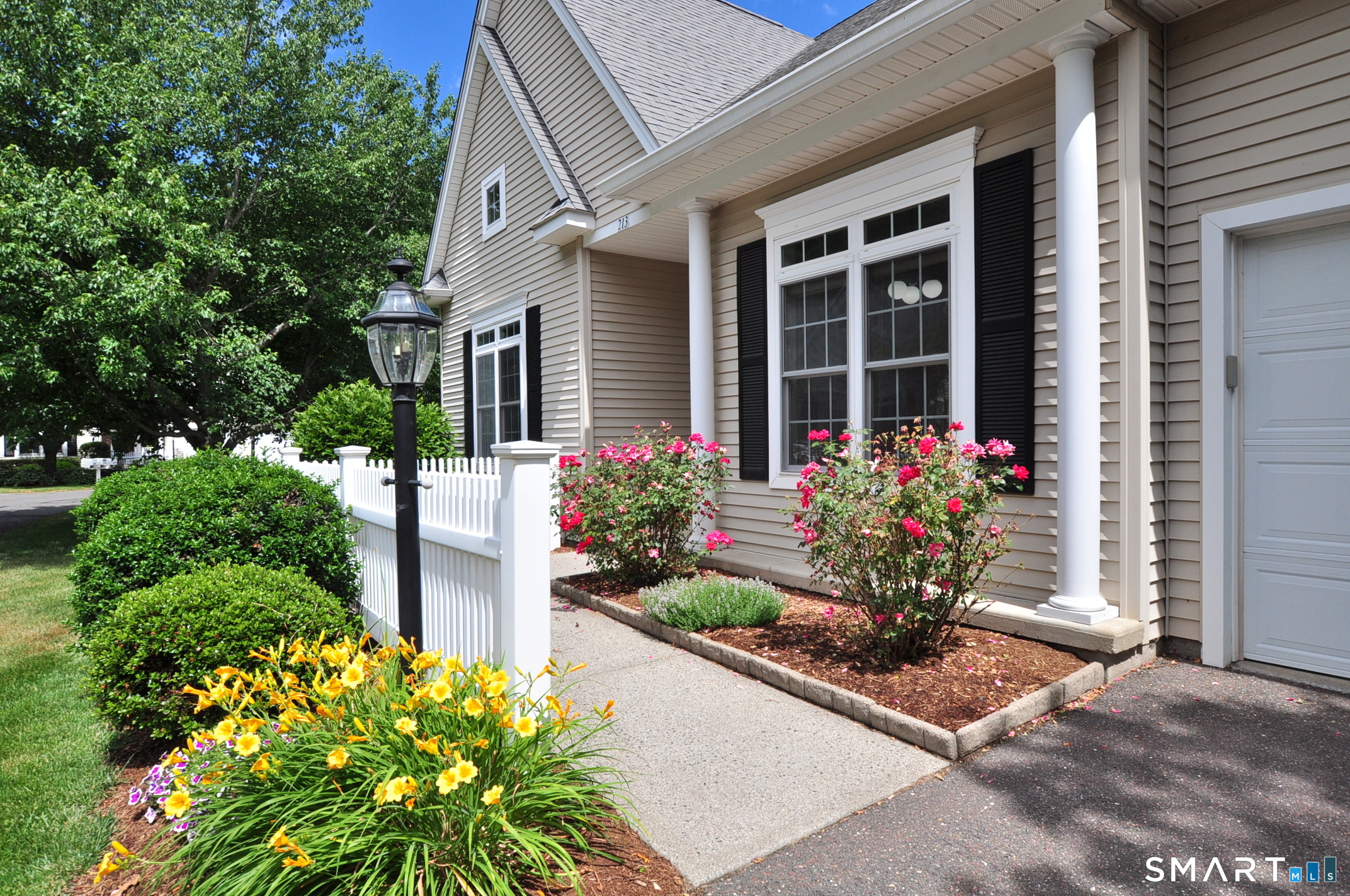 213 Kenswick Lane Windsor CT 06095