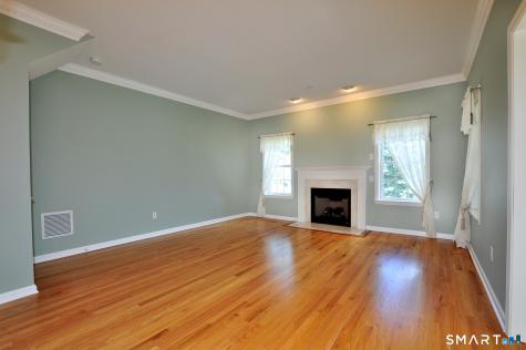 213 Kenswick Lane Windsor CT 06095