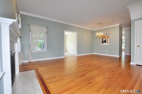 213 Kenswick Lane Windsor CT 06095