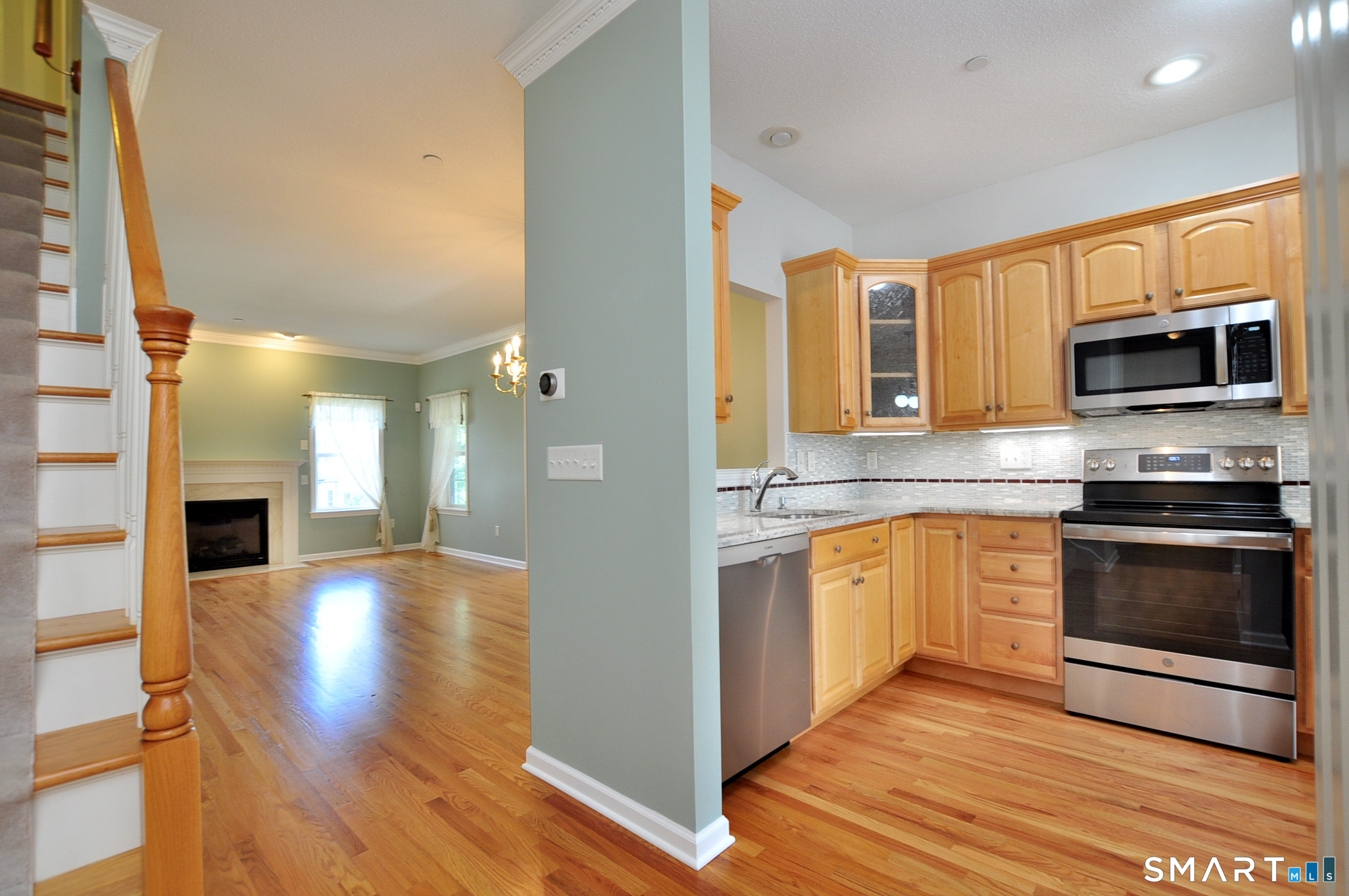 213 Kenswick Lane Windsor CT 06095