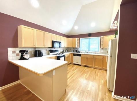 11 Trout Brook Circle Newtown CT 06470