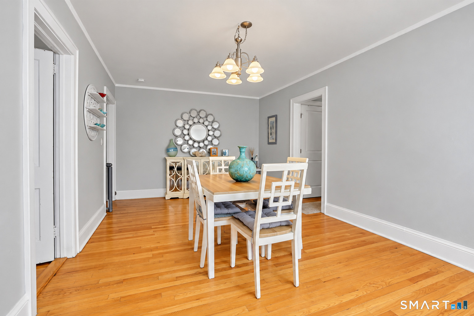 18 Robin Road West Hartford CT 06119
