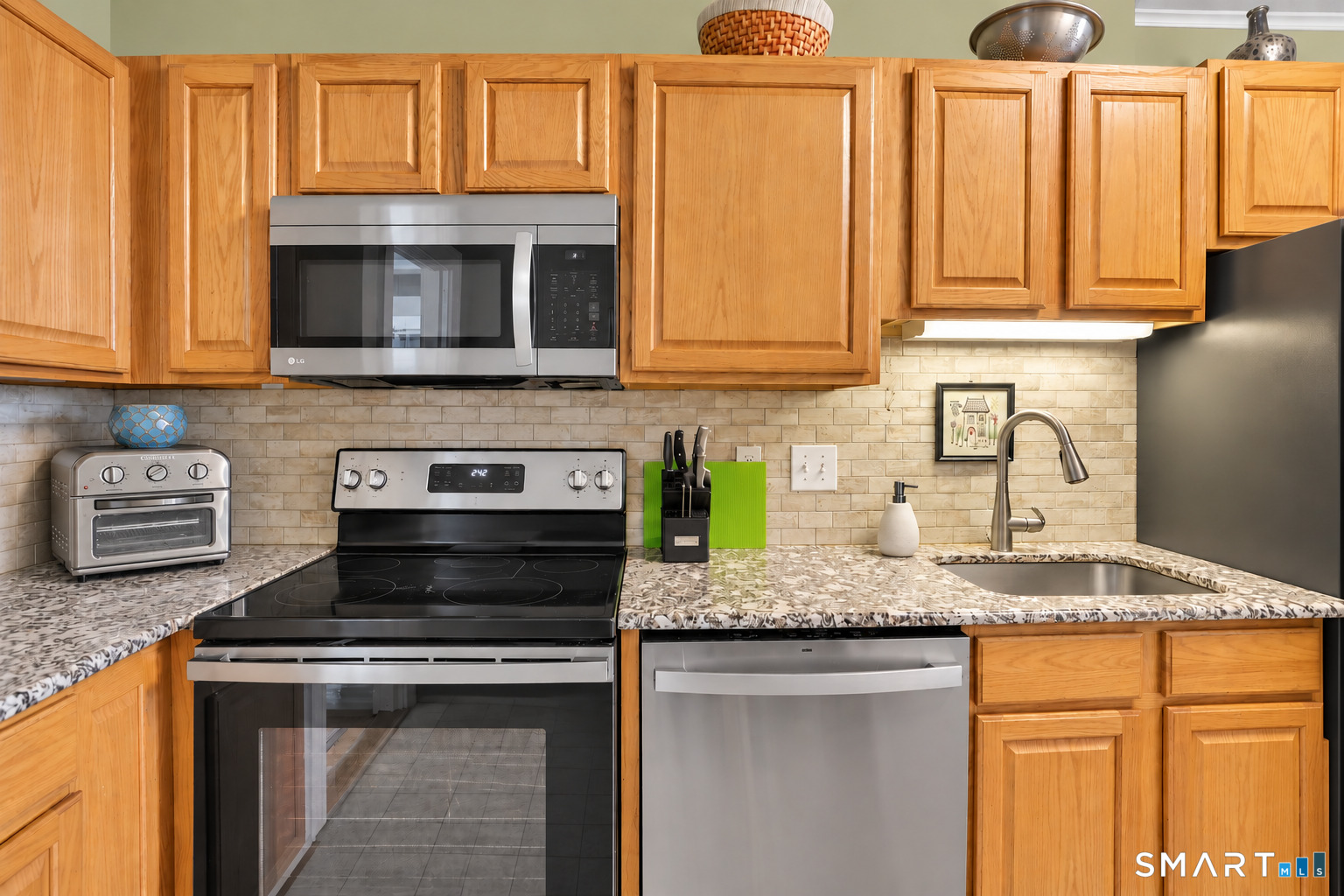 18 Robin Road West Hartford CT 06119