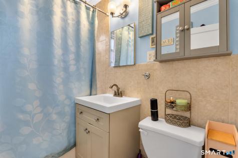 18 Robin Road West Hartford CT 06119