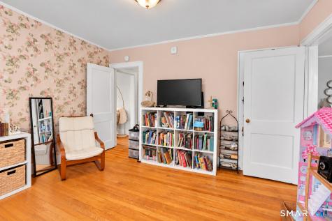 18 Robin Road West Hartford CT 06119