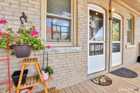 18 Robin Road West Hartford CT 06119