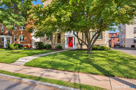 18 Robin Road West Hartford CT 06119