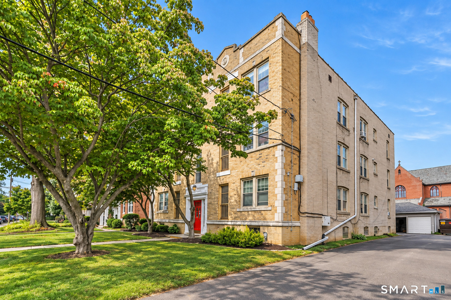 18 Robin Road West Hartford CT 06119