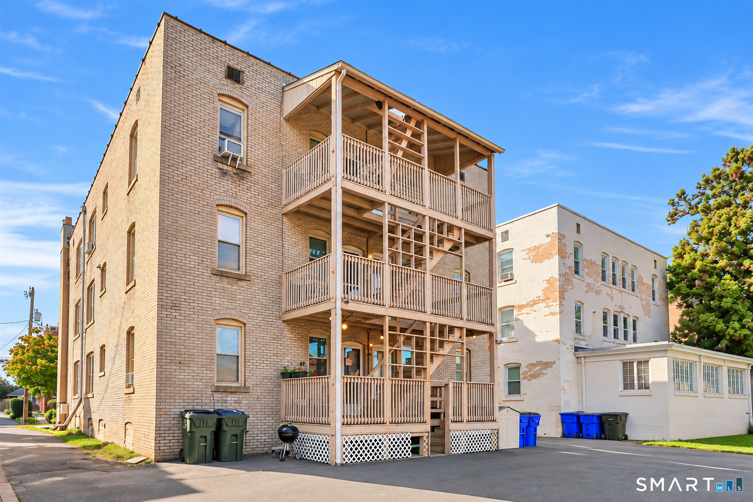 18 Robin Road West Hartford CT 06119