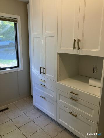 5 Overlook Court Avon CT 06001