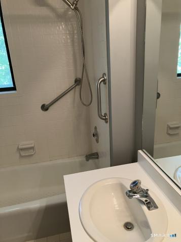 5 Overlook Court Avon CT 06001