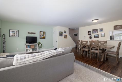 24 East Gate Lane Hamden CT 06514