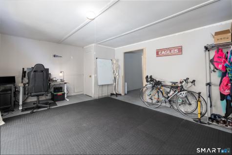 24 East Gate Lane Hamden CT 06514