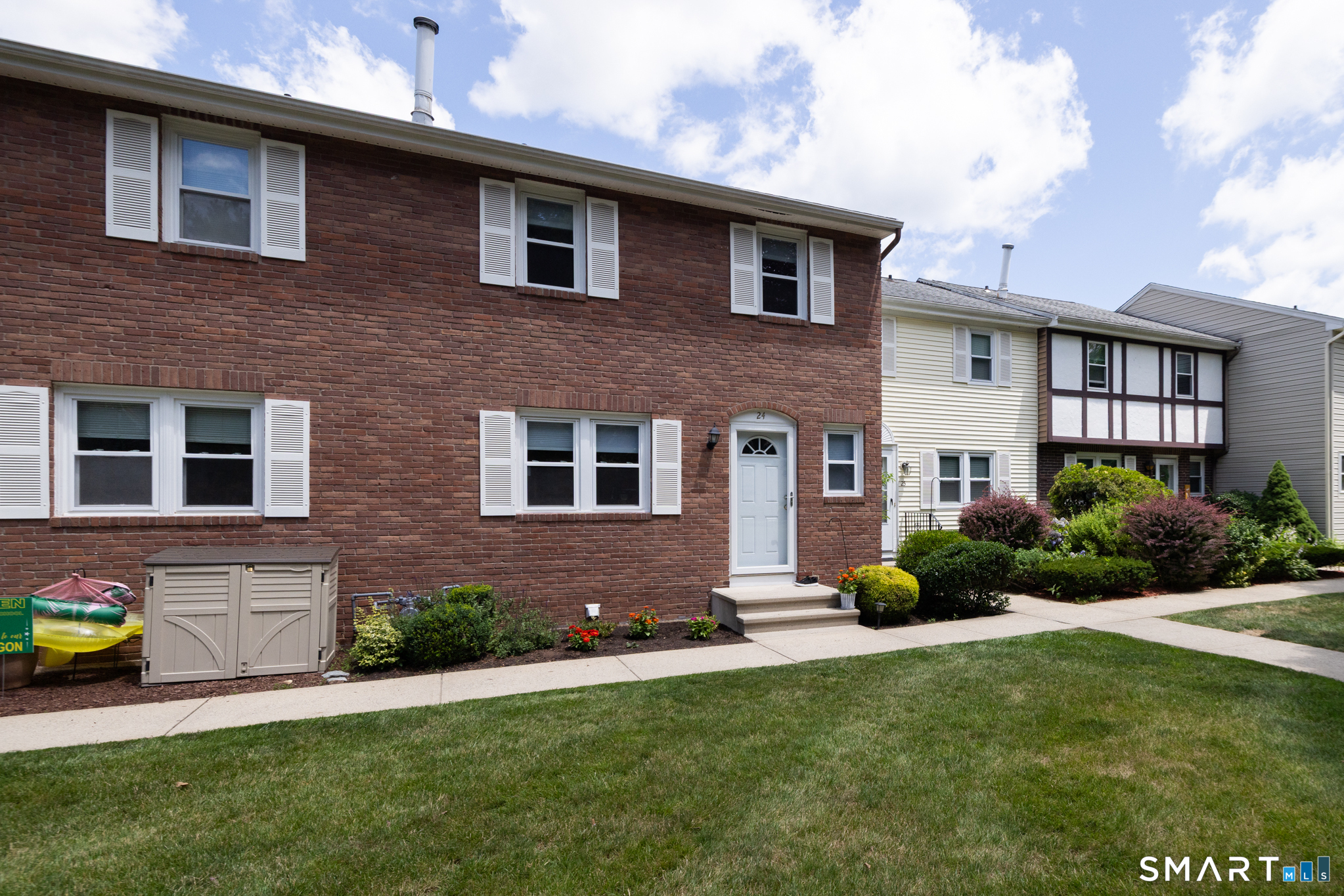 24 East Gate Lane Hamden CT 06514