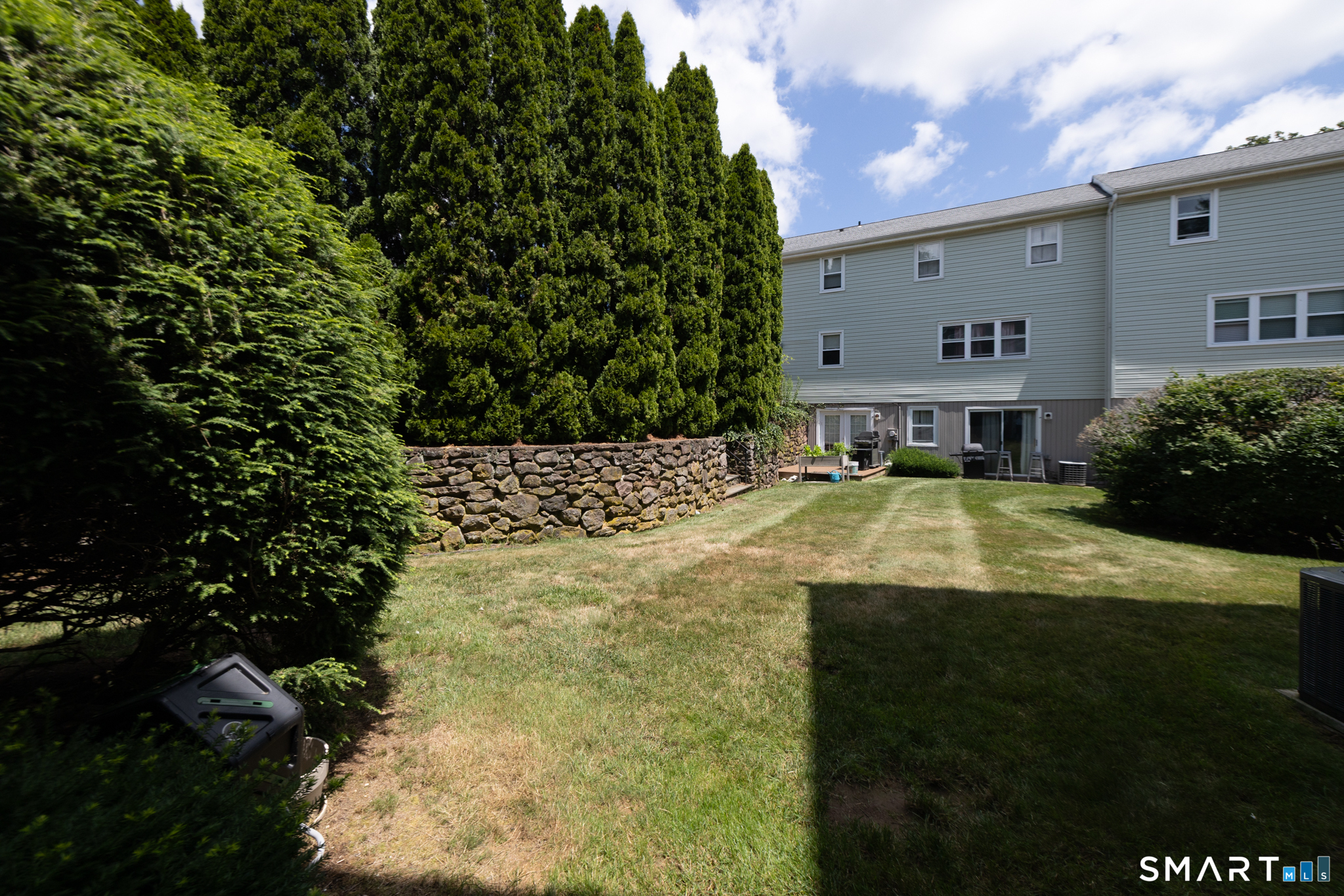24 East Gate Lane Hamden CT 06514
